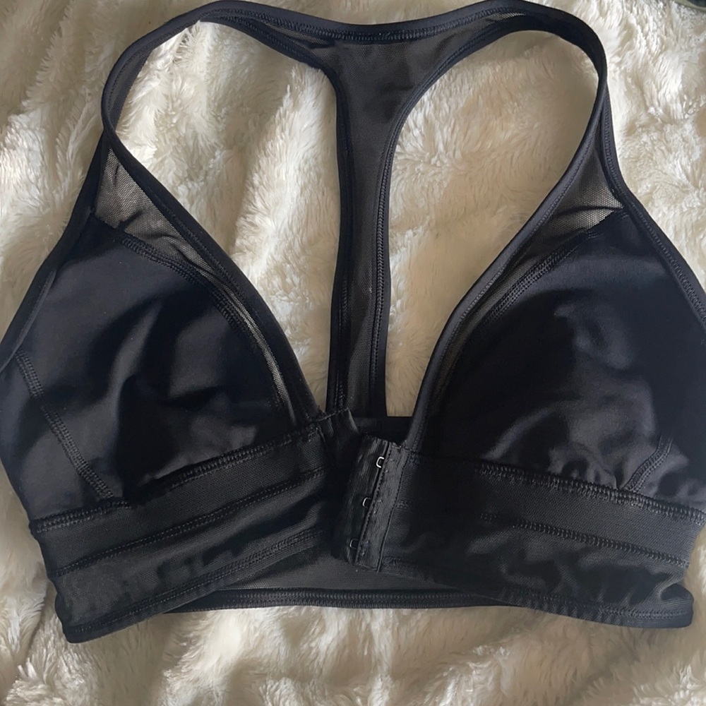 Lululemon sports bra size 2